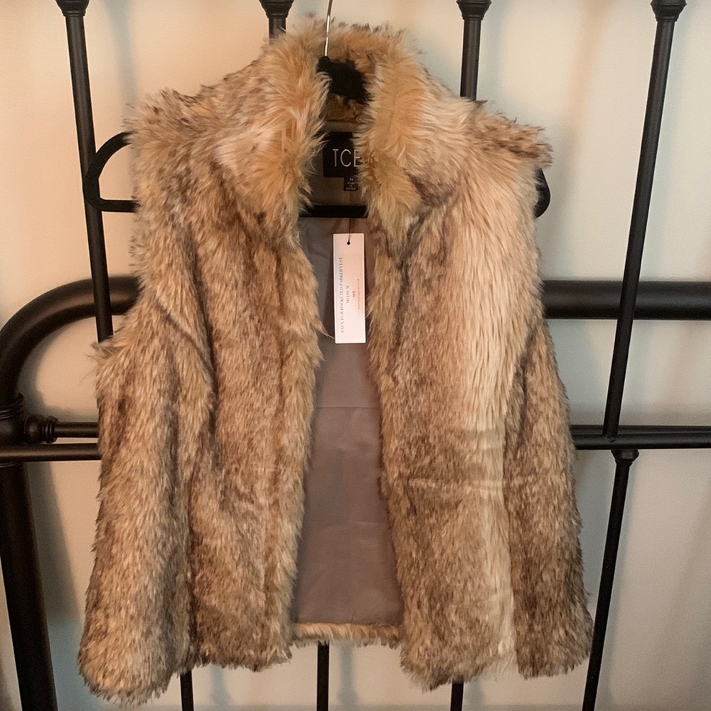 BRAND NEW! Never worn. Vici Vest.